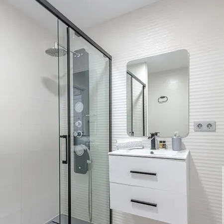 Benalbeach Beautiful 2 Bdr With Sea Views