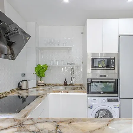 Apartment Benalbeach Beautiful 2 Bdr With Sea Views Benalmadena