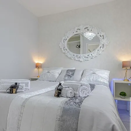 Benalbeach Beautiful 2 Bdr With Sea Views Apartment Benalmadena