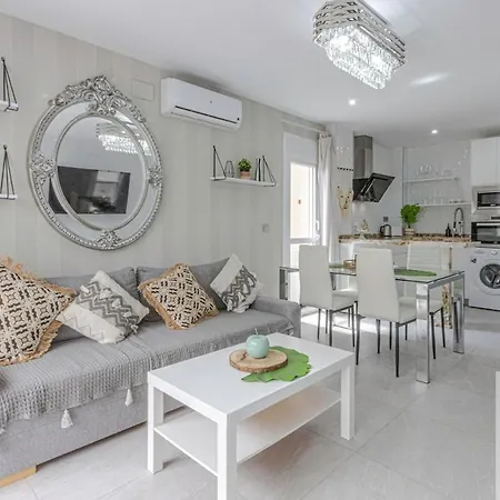 Benalbeach Beautiful 2 Bdr With Sea Views Apartment