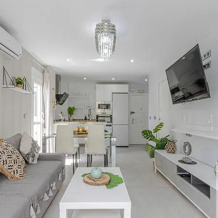 Apartment Benalbeach Beautiful 2 Bdr With Sea Views *