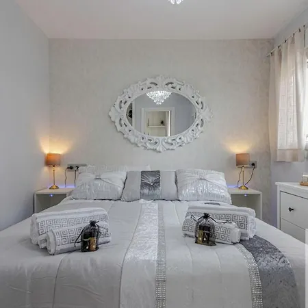 Benalbeach Beautiful 2 Bdr With Sea Views * Benalmadena