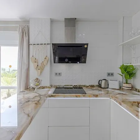 Apartment Benalbeach Beautiful 2 Bdr With Sea Views *