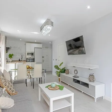 Benalbeach Beautiful 2 Bdr With Sea Views Benalmadena